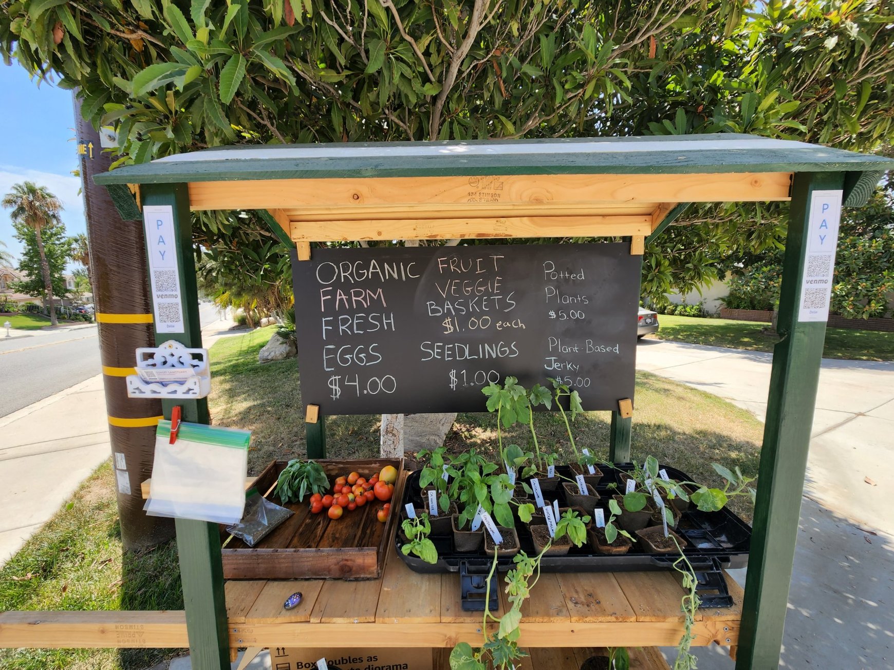 https://www.sunsetsanctuary.farm/stands/1/photos/photo11.jpg