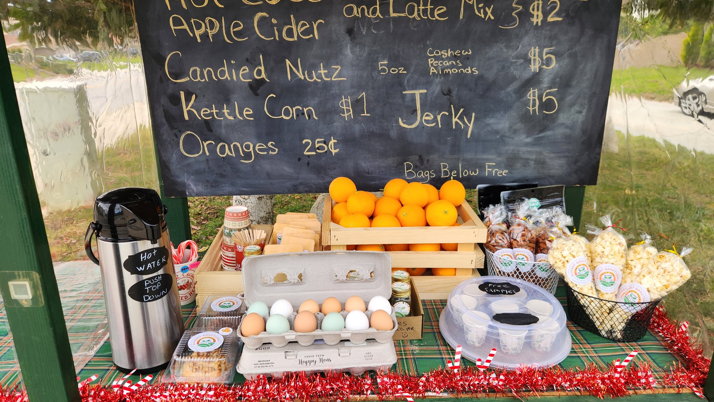 https://www.sunsetsanctuary.farm/stands/1/photos/photo8.jpg