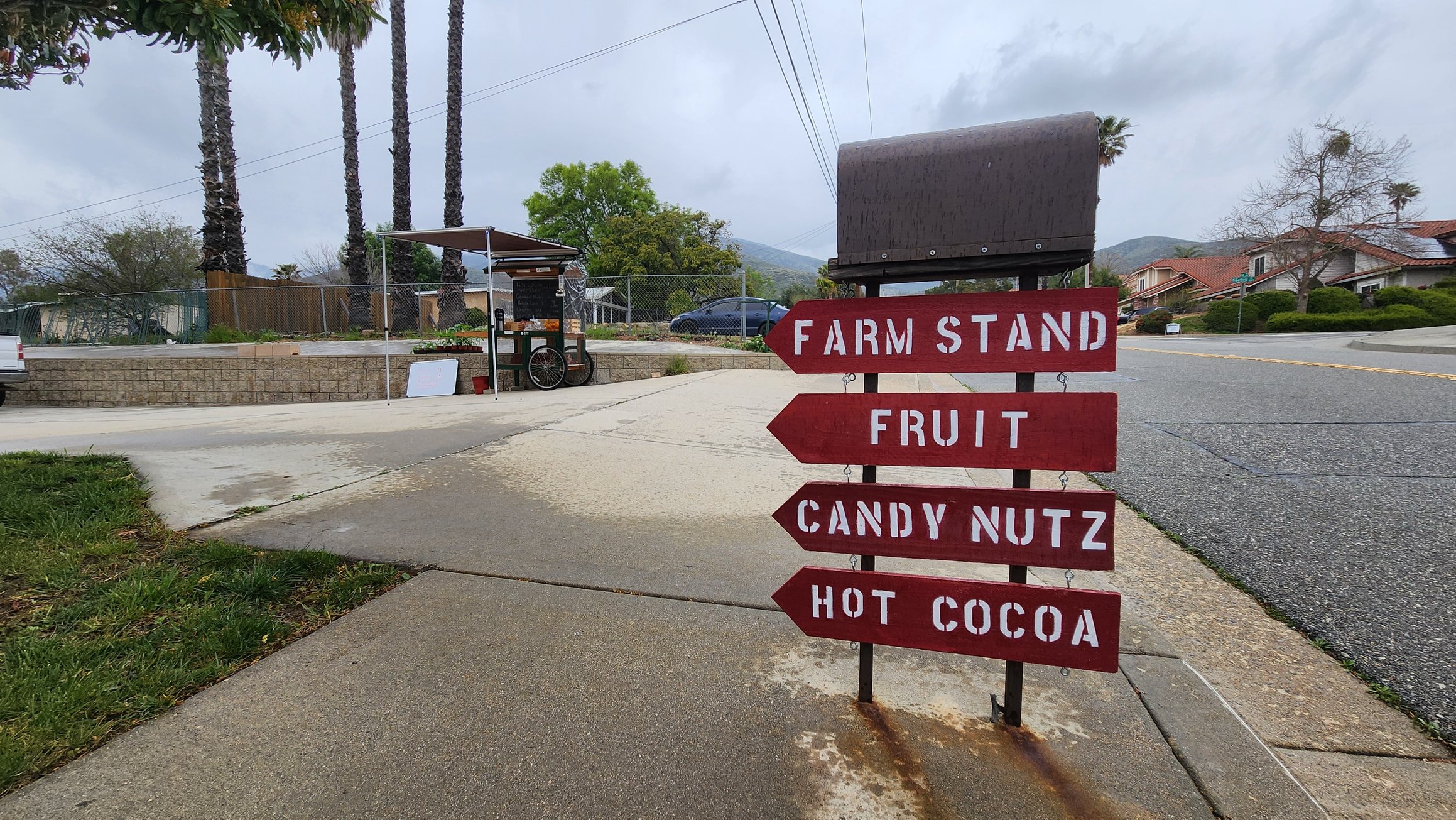 https://www.sunsetsanctuary.farm/stands/1/photos/photo9.jpg